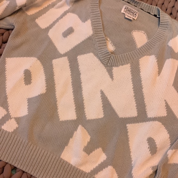 VICTORIA SECRET PINK KNIT V NECK SWEATER LARGE GREY and WHITE - Picture 2 of 4
